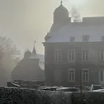 Kasteel Mheer D'hotes Bed & Breakfast Noorbeek