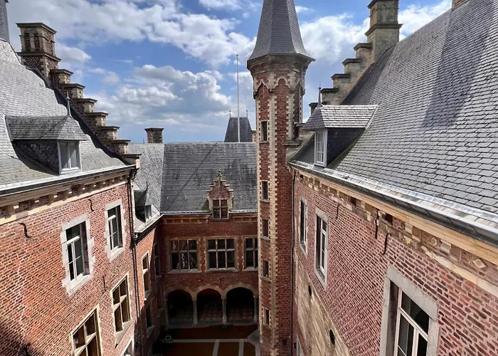 Kasteel Mheer D'hotes Bed & Breakfast 3*